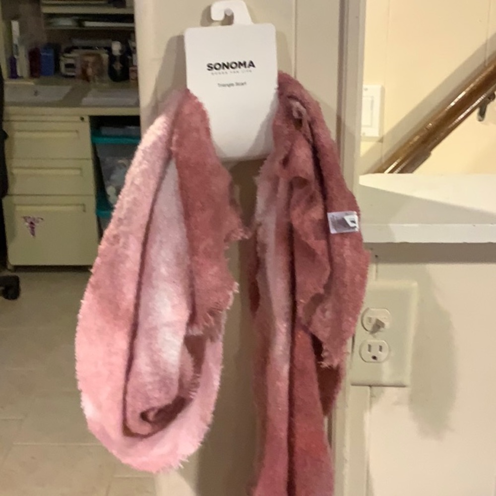 Scarf woman’s